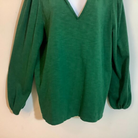 BoHo Style Green Long Sleeve V Neck XL Top Crown & Ivy Gathers / Ruffles - Picture 2 of 8